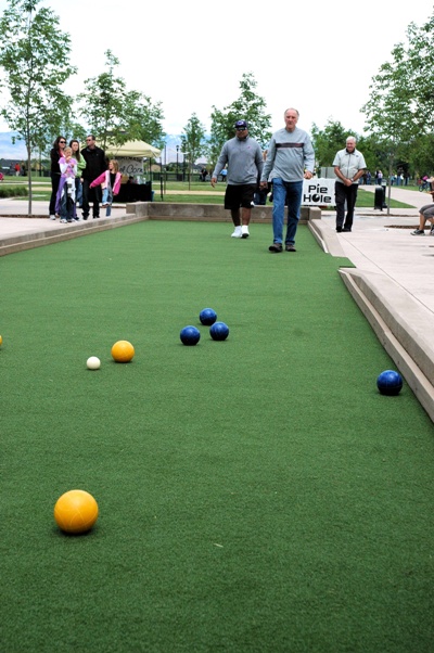 How do you play bocce ball?